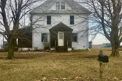 Image de Farmhouse stay the Driftless way 3 mi from Vrq: walking trails, yoga room, views