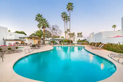 Image de A Beautiful Townhouse Near Old Town Scottsdale – Relaxing Pool, Hot Tub & More!