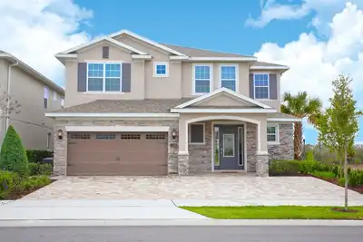 Image de New 9br Villa with private pool and home theater.