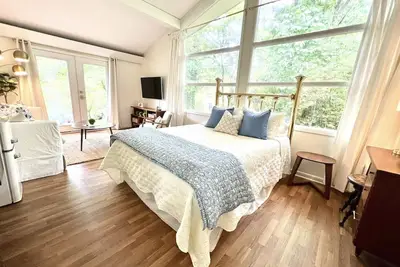 Image de Little Avalon in North Chattanooga- 5 minutes from downtown!