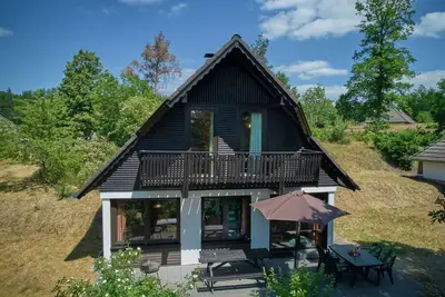 Bel appartement dans une maison de vacances avec Wifi, Tv, terrasse et animaux admis