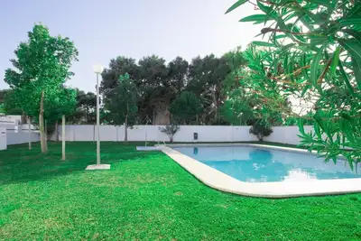 Image de With pool and close to La Fontanilla
