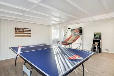 Image de Game Room - Mountain Views - King Bed - near Golf Course - Intel - Rust Medical