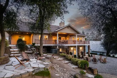 Image de Bollinger Villa |sleeps 22| Ev| Hot Tub| Fire Pit