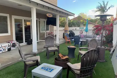 Image de Village home sleeps 8 with golf cart, steps to restaurants, nightlife