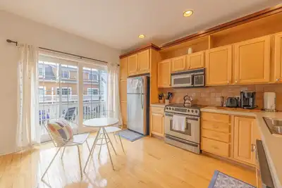 Image de Water Street Retreat - In the heart of Downtown Saugatuck with views of the river!