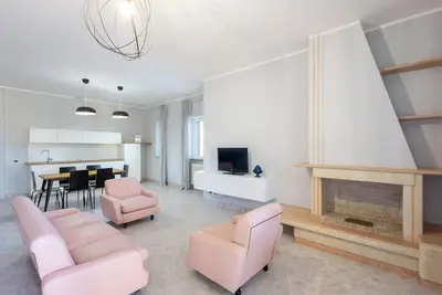 Don Onofrio Holiday House - ap. to Ettore