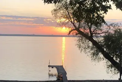 Image de Cottage on The Lake