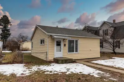 Image de Slant Streets Bungalow - Close proximity to The Hip Strip, Downtown Missoula and Um.