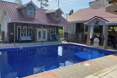 Image de Resort-Style Cottage w/Pool @The House on the Hill
