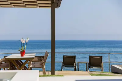 Image de Deux Paradis, a BeachFront Retreat with Private Pool & walking distance to all
