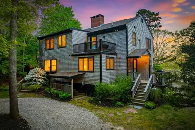 Image de 2 Acre Waterfront Home Overlooking Waquoit Bay with Spa and Swim Dock