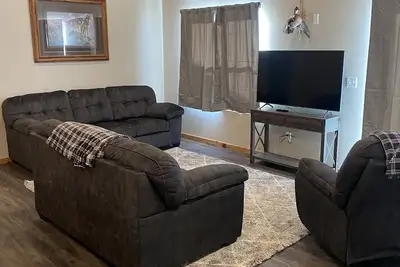 Image de Brand New Duplex Across the road from Devils Lake w/lake access