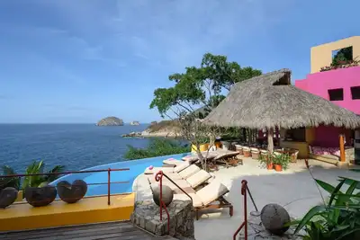 Image de Villa Mandarina's Ocean front Estate 8-16 Bedrooms