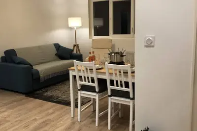 Image de 1 min from train station modern renovated flat