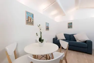 Image de Villa Poncelet - Suite Angel, 1 Bdr 4 people, Champs Elysées, A/C, Prime Loc