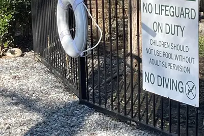 Image de Custom Home - with Guest House