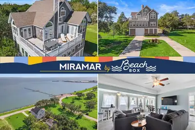 Image de Spacious Bayfront Home w/ Gorgeous Views and Deck
