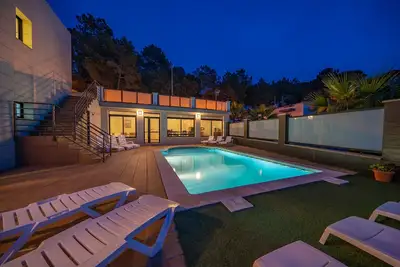 Image de Villa Aurore(12 pers. ), large swimming pool(salt), 6 bedrooms and 4 bathrooms