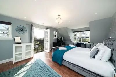 Image de Thatched Cottage - hot tub, Bbq and pool table!