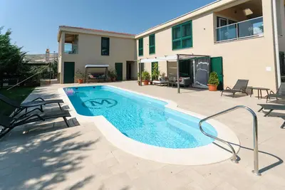 Image de Villa Mavis with Heated Pool