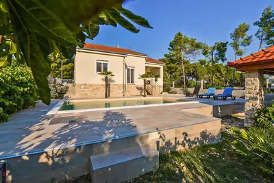 Image de Belle maison à Bibinje avec WiFi