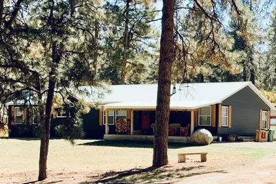 Image de Spacious 4 Bedroom 3 Full Bath Mnt Home, 16 Acres Bordering Blm. Dogs Welcome!