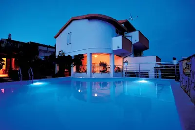 Belle maison à Vinisce avec sauna
