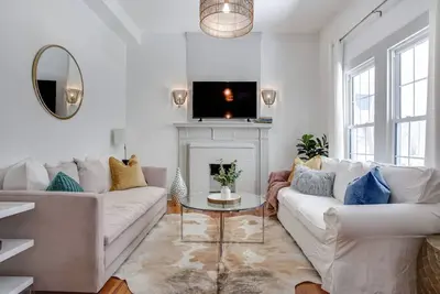 Image de Nestled on New Bern - Oakwood Bungalow in Downtown Raleigh