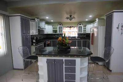 Image de Serenity with outdoor Brick Oven