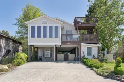 Image de 5138- Wylie's Beach Oasis, Kill Devil Hills Beach Home with Quaint Backyard