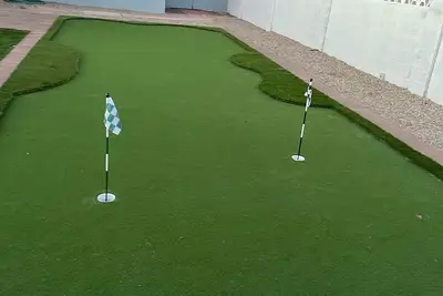 Image de full size house with mini golf  good for have a nice relax days