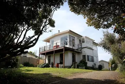 Image de Large Family Beach House -  Long stays discounted