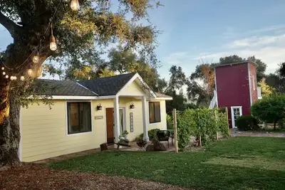 Image de Cheerful Peaceful 4 Br Country Cottage Farmhouse