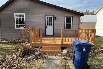 Image de The Riverside Retreat! cozy, newly remodeled home