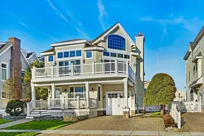 Image de Nice home in Avalon with 6 Bedrooms, Outdoor swimming pool and WiFi