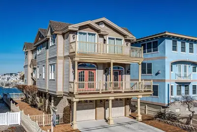 Image de Beautiful bay views close to the center of Avalon