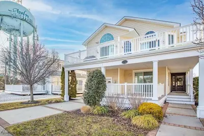 Image de Saltwater Haven: Luxury, Walk to Beach & Town