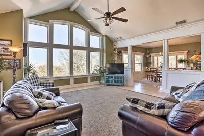Image de Lovely Lake Arrowhead Home w/ Private Hot Tub