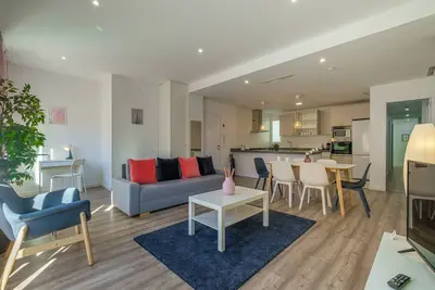 ♦ Modern, Stylish Apartment ♦