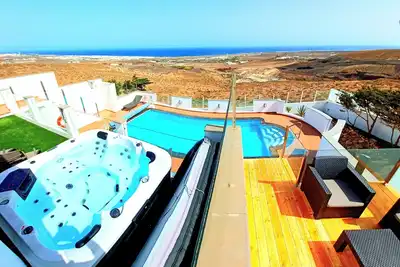 Image de Villa Vista Mar Ii, piscine privée chauffée, jacuzzi, mm