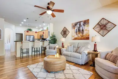 Image de Golf, Grill and Chill In This Grayhawk Townhome!