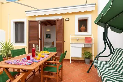 Image de Cretan Magnolia Gem  - Smari Cozy Getaway