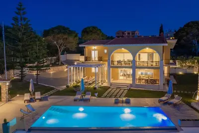 Image de Villa Bala - Seaside Luxury Villa!