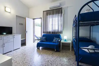 Image de Modern house with veranda 150 mt from the sea (B66)