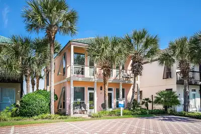 Image de 🌊Steps2Beach~Waterfront Villa~Pool~Destiny Beach Villas~4br Between the Waters
