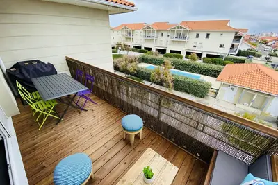 Image de Magnifique T2 Bis avec Terrasse et piscine proche Plage Sud (180)