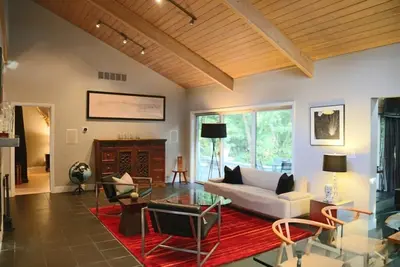 Image de (2 Nt Min! ) Beautiful Home Close To Lake Beach and National Park!