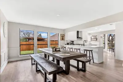 Image de Lakefront Home w/ Game Room + outdoor oasis with firepit with a large king suite