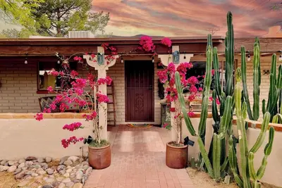 Image de Little Gem - Thoughtfully Curated Desert Escape